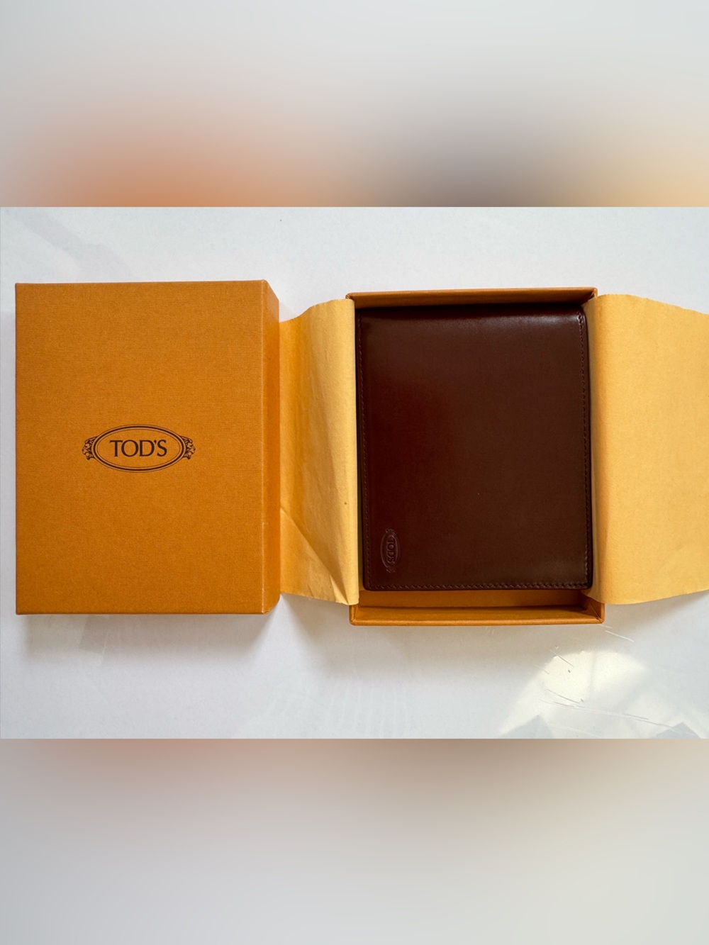 NEW Tod's Leather Bifold Wallet with Coin Pocket Dark Brown XAM0F07 NEVER USED